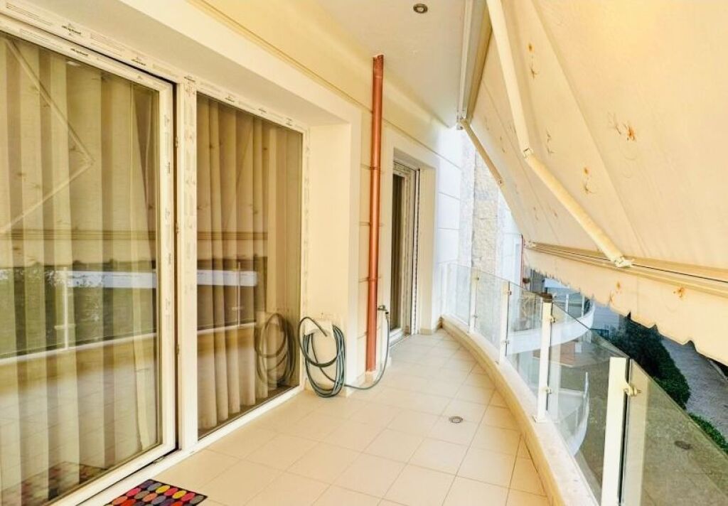 Apartament 1+1 me qira tek Kopshti Botanik prane Xhamise!