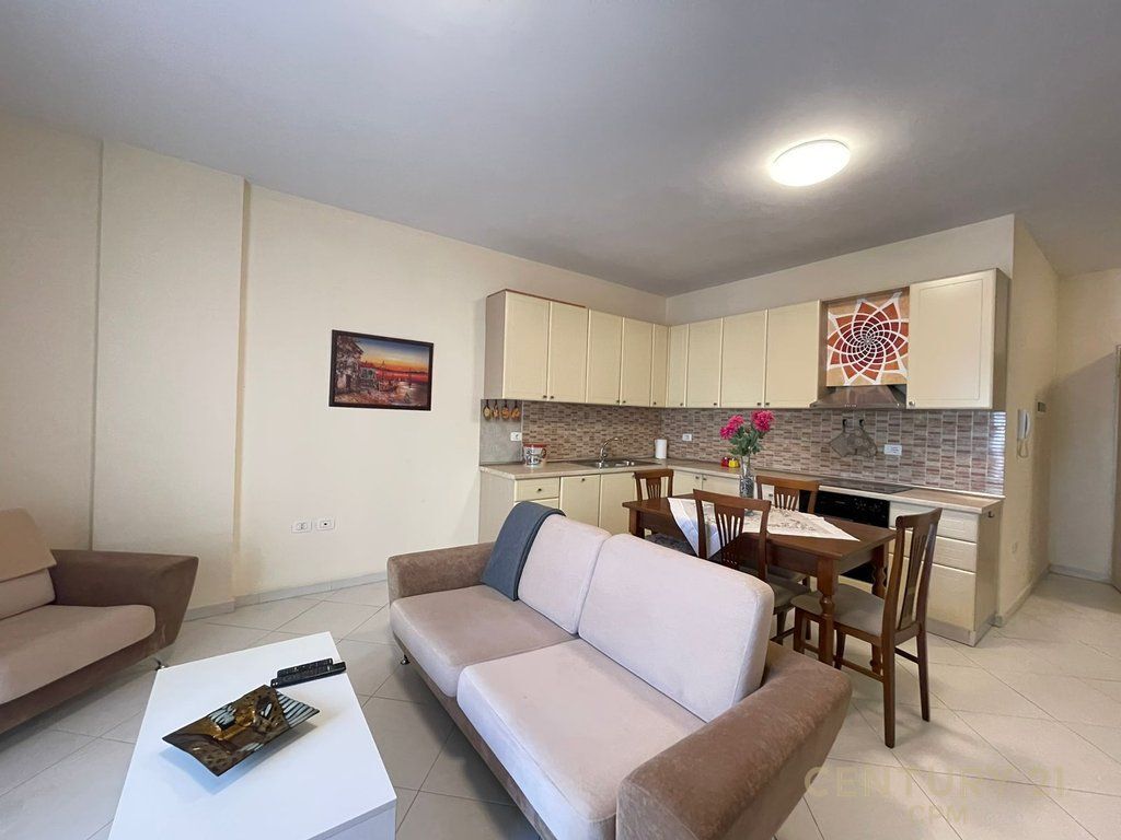 Apartament 1+1 me qira tek Kopeshti Zoologjik! 600 € /Muaj Sip. Totale  75m2