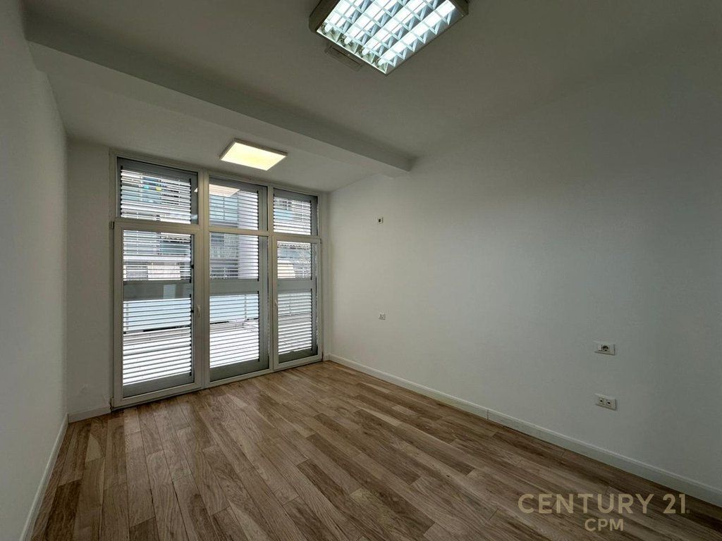Ambient Per Qira Tek Kika 2 Komuna E Parisit 4,500 € /Muaj