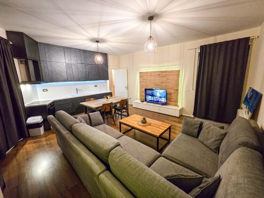 Apartament 2+1 me qira – Pazari i Ri