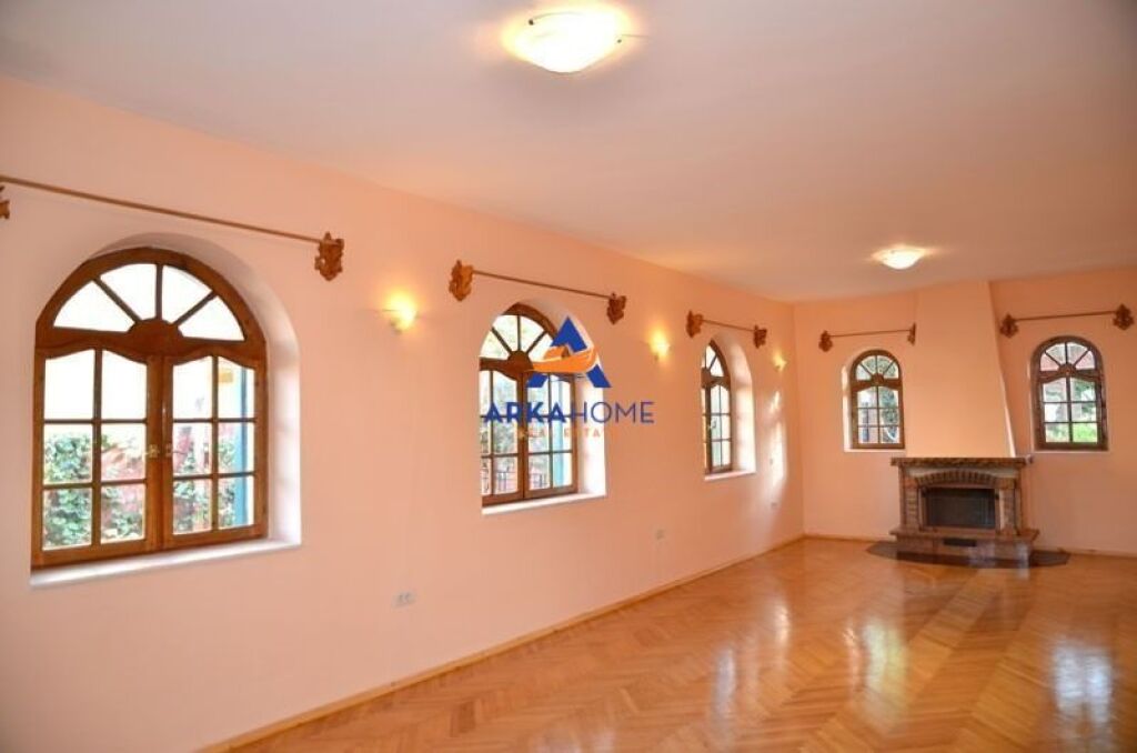 VILLA IN AFFITTO 4 PIANI "VIA MIHAL GRAMENO, MERCATO ELETTRICO" 1500 EURO