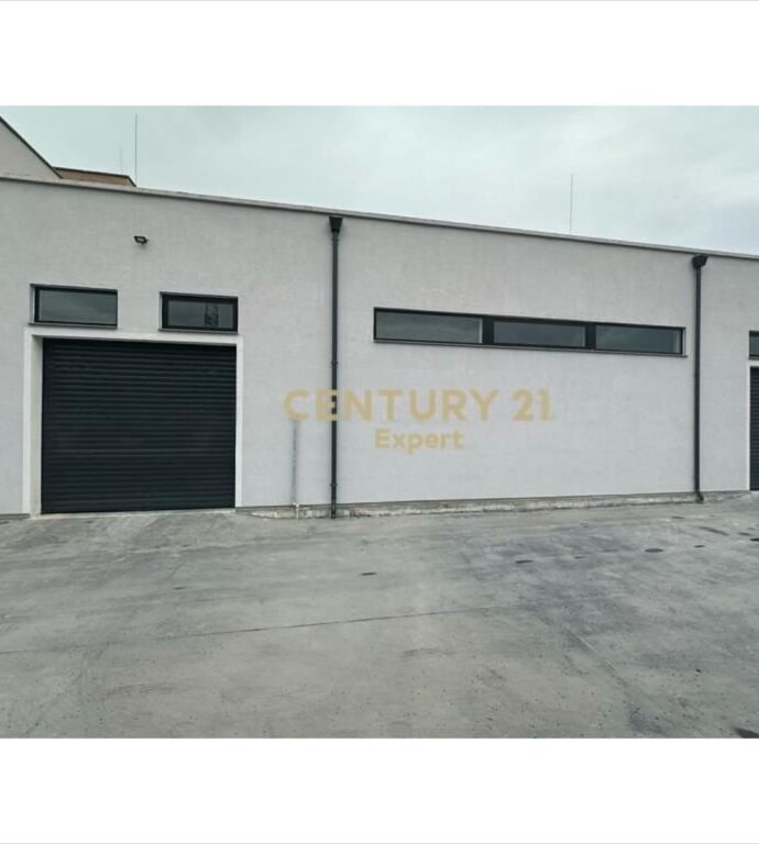 Magazzino in Affitto a Prush, Tirana 1.050 € /Mese Superficie Totale  200m2