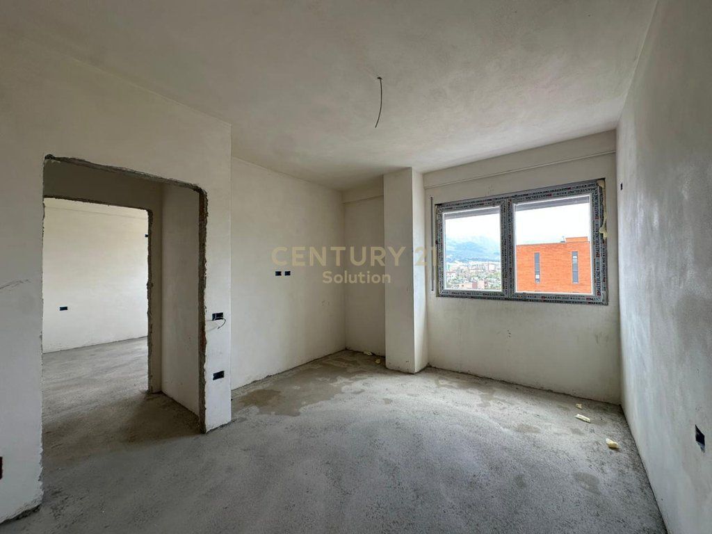 SHITET APARTAMENT 2+1 NE PASKUQAN