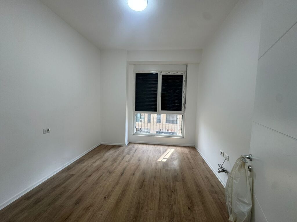 🏡 Apartament 3+1 për shitje tek Ish Fusha e Aviacionit