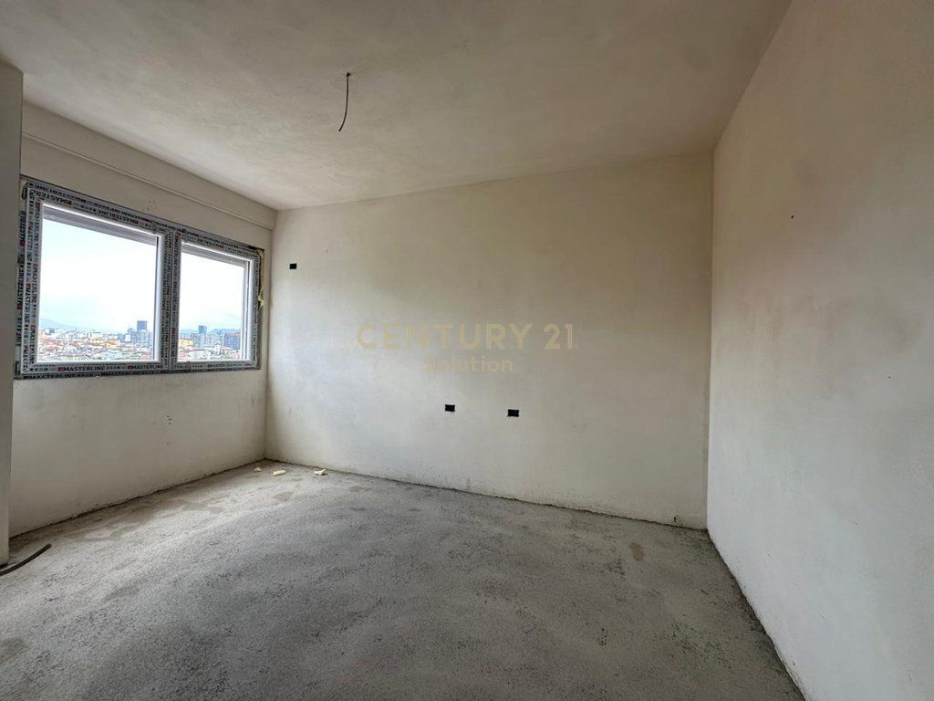 SHITET APARTAMENT 2+1 NE PASKUQAN