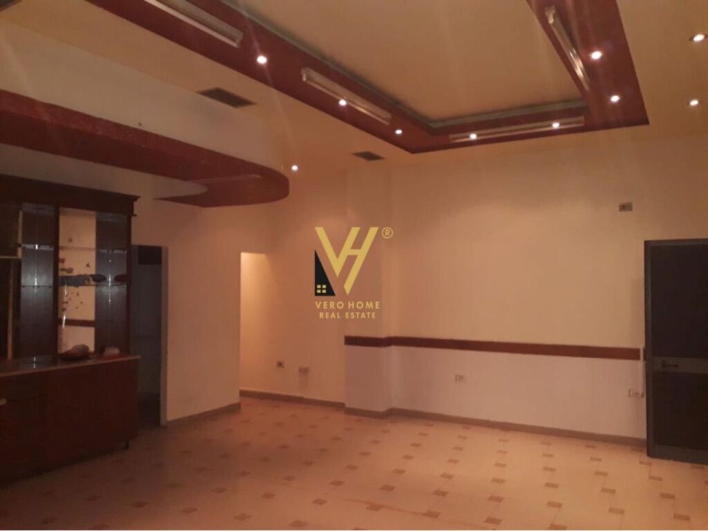 SHOP FOR SALE 46 M2 AT STUDENT CITY 120,000 EURO