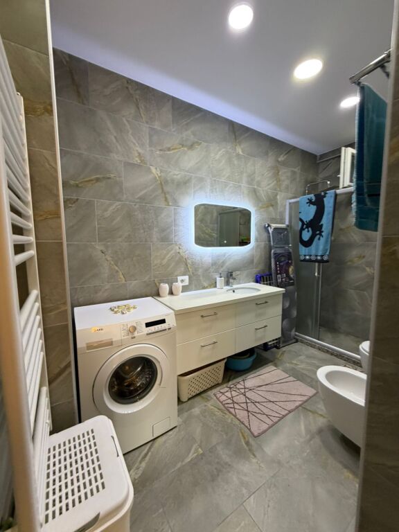Jepet me Qira Apartament 2+1+2 – Kopshti Botanik, Tiranë