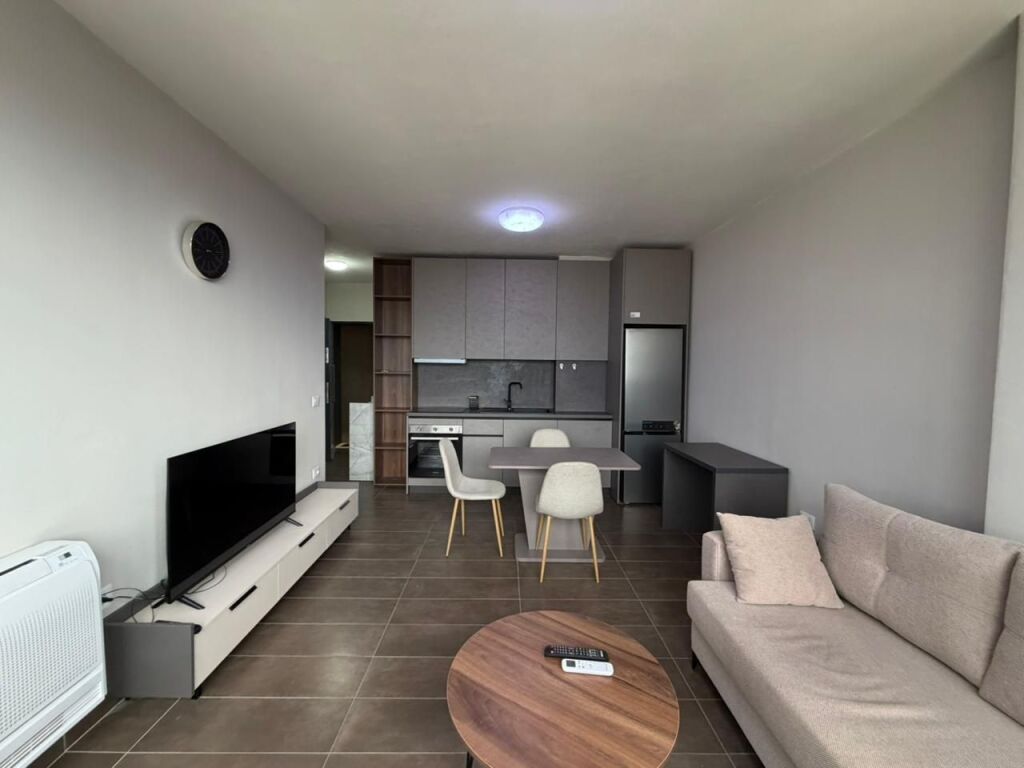 Apartament 2+1 per qira tek Golden Park prane Amerikan 3.