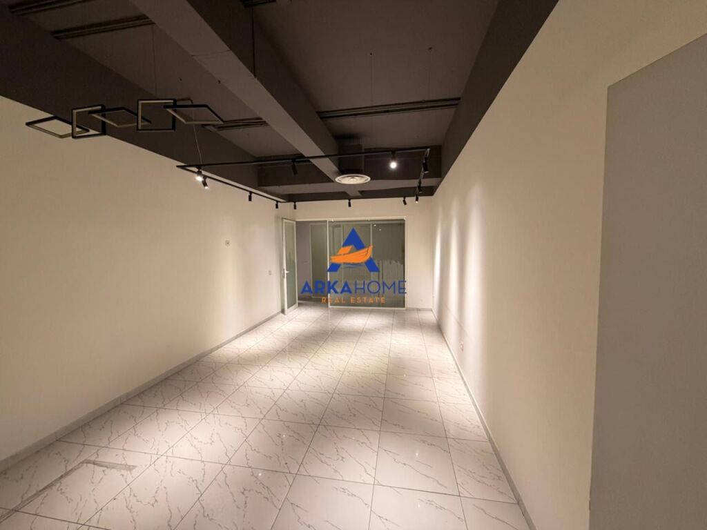 UFFICIO IN AFFITTO 370M2 "DA CASA ITALIA" 3700 EURO (TRATTABILE)