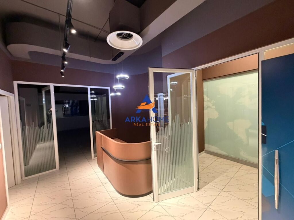 UFFICIO IN AFFITTO 370M2 "DA CASA ITALIA" 3700 EURO (TRATTABILE)