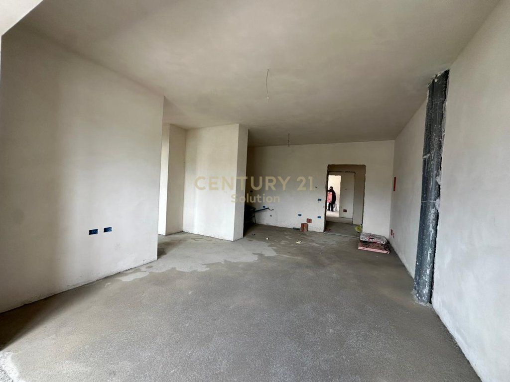 SHITET APARTAMENT 2+1 NE PASKUQAN!