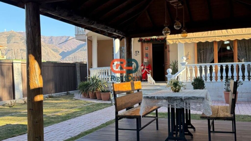 In Korce, 3-Storey Villa for Sale, Ideal for Living and Investment!