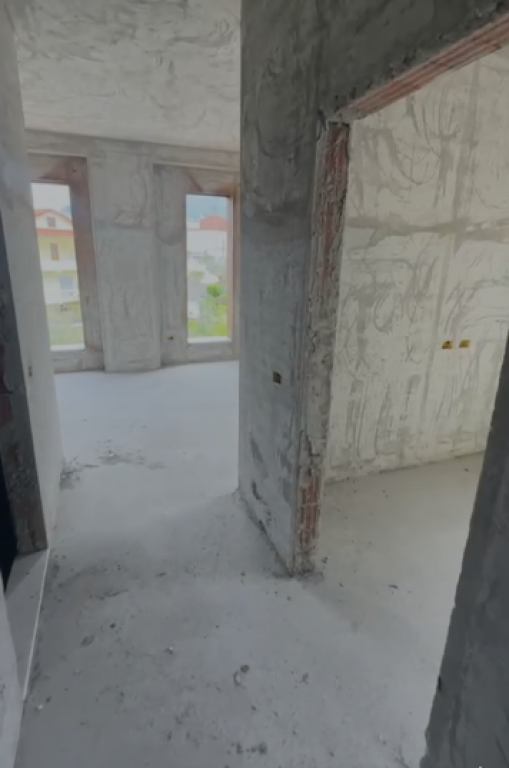 Shitet apartament 1+1, 69 m², 72.000 € ne Paskuqan