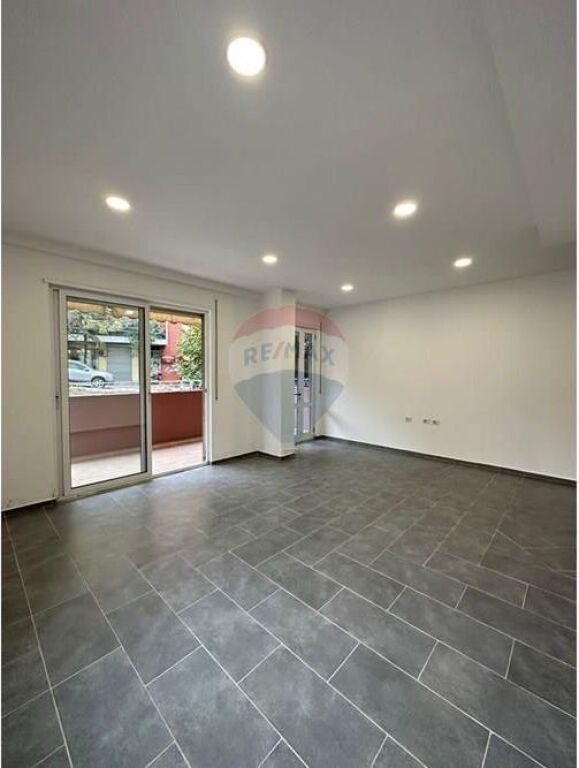 Apartament - Për Qira - Rruga Muhamet Deliu, Tiranë
