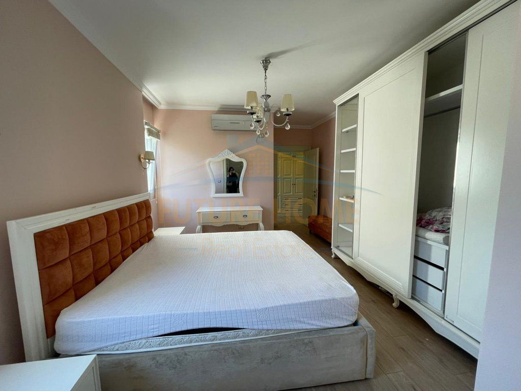 Rent Apartment 3+1+2+2 Parking Spaces, Dry Lake, Tirana