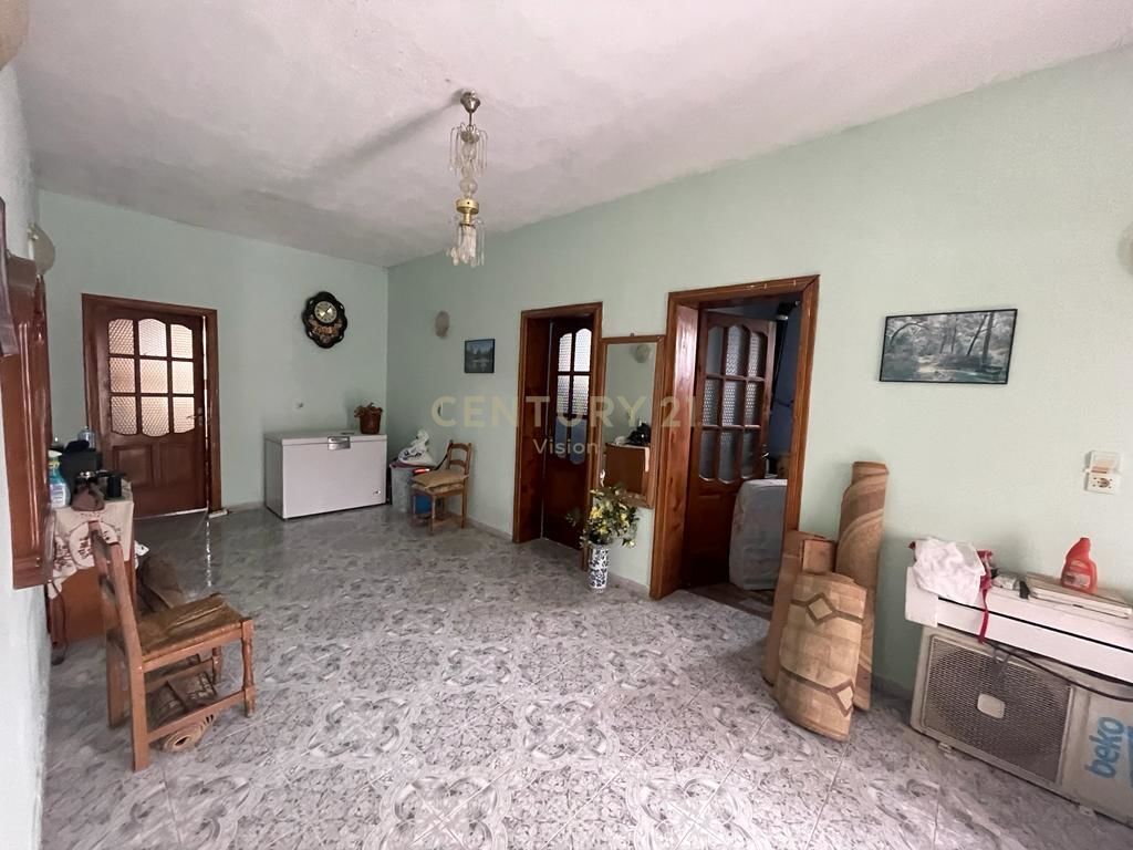 PRIVATE HOUSE + LAND FOR SALE IN RUS 150,000 €