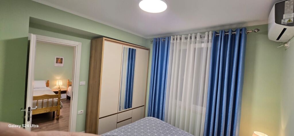 🏡 Jepet me qera apartament 2+1  📍 Vendndodhja: Myslym Shyri, ngjitur me dyqanin Well 💰 Çmimi: 80,000 lekë / muaj