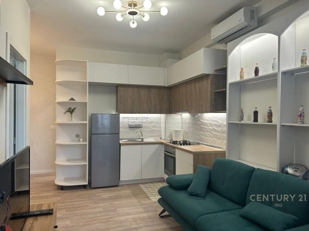 Appartamento 1+1 in affitto a Komuna e Parisit, Via Prokop Mima.  650/mese