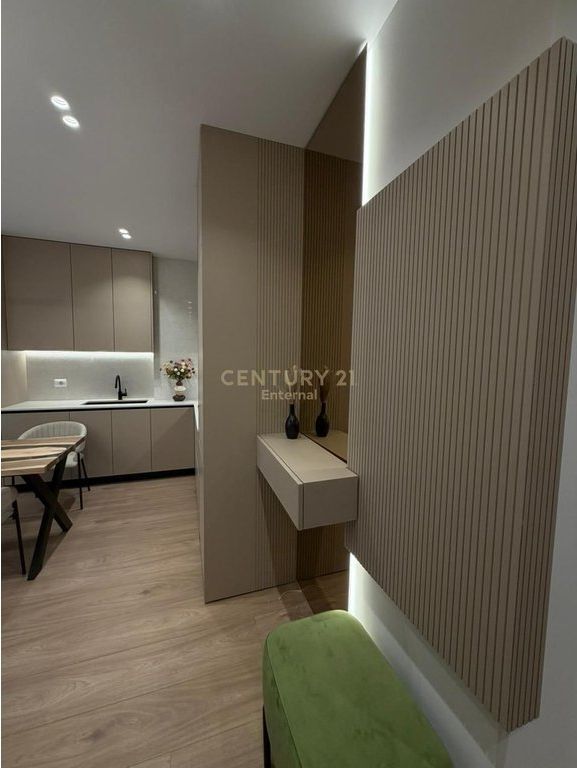 Apartament luksoz 2+1+2 me qira tek Golden Tower, në Rrugën Mine Peza
