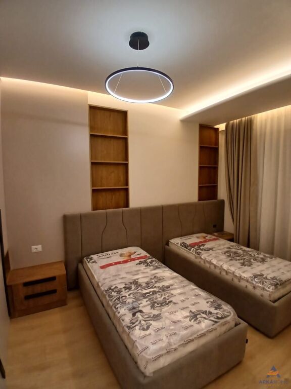VILLA 3 PIANI IN AFFITTO "FARKE" 2300 EURO