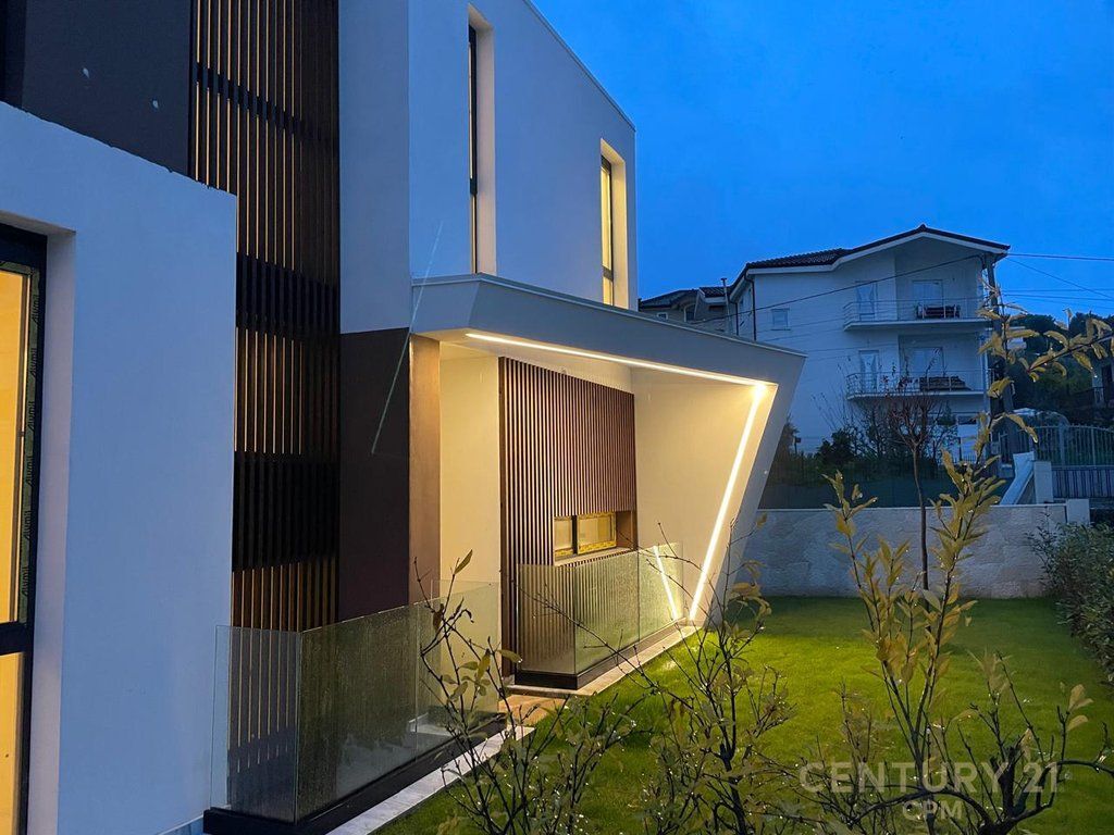 Shitet vilë 3 kateshe tek Perla Residence në Mjull - Bathore 750,000 €