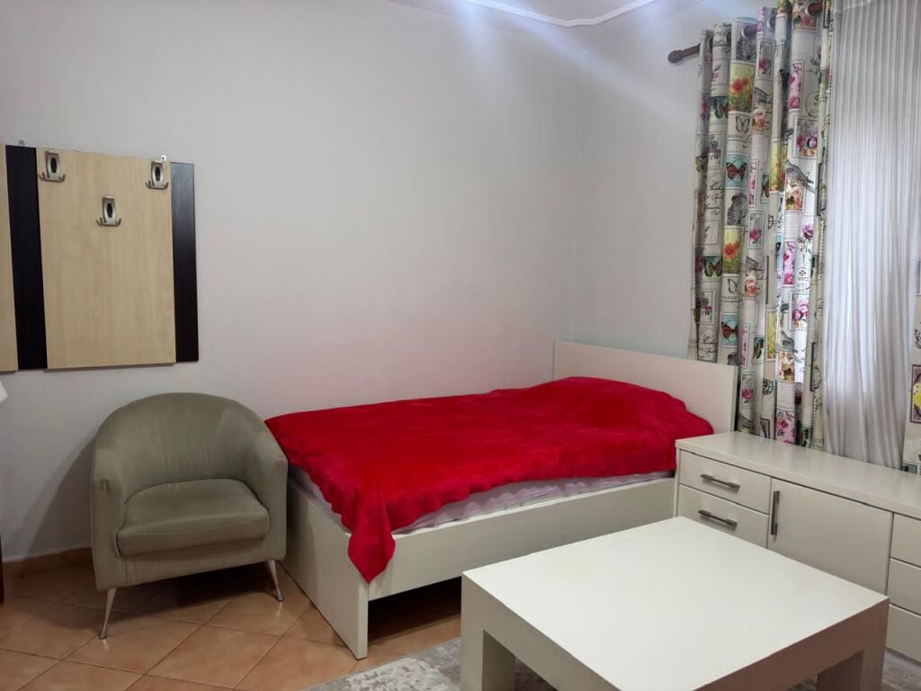 Shtëpi 1 kateshe 2+1 me qira – Allias !