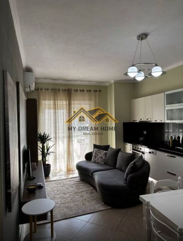 Apartament 1+1 për Qira tek Shkembi Kavajes, Durrës