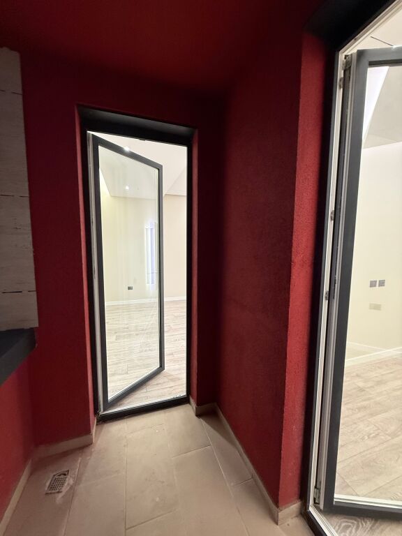 Appartamento 2+1+ parcheggio in affitto – adatto per attività commerciale (2° piano)