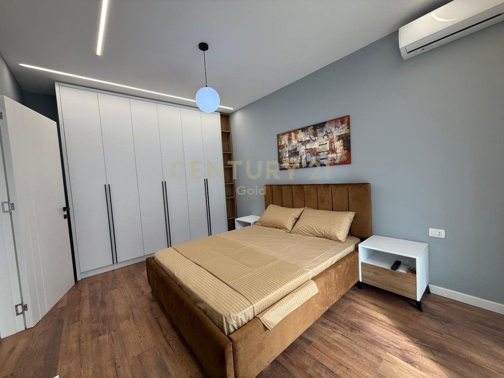 JEPET ME QERA APARTAMENT MODERN TE KOMPLEKSI FIORI DI BOSKO!