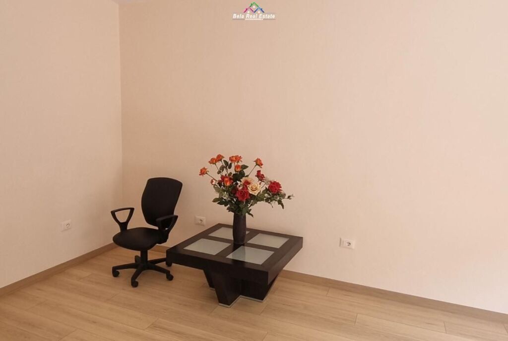 Zyre me Qera Tek Mine Peza (ID BZ2895) Tirane