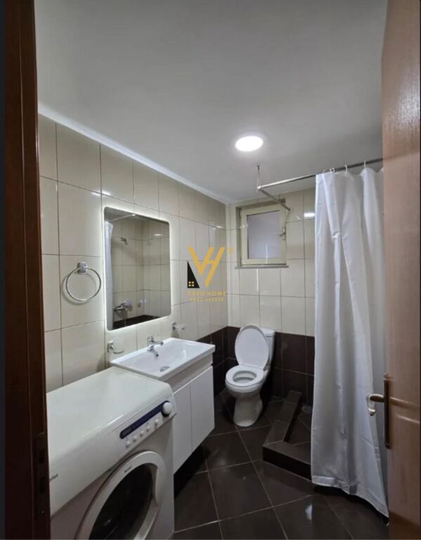 JEPET APARTAMENT 1+1+BLK ME QERA TE QYTET STUDENTI 450 EURO