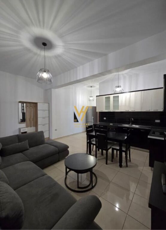 JEPET APARTAMENT 1+1+BLK ME QERA TE QYTET STUDENTI 450 EURO