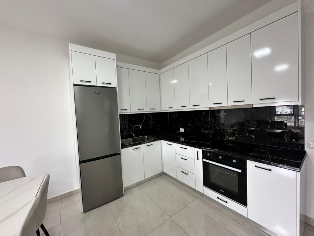 Apartament 2+1+2+P Me Qira Paskuqan
