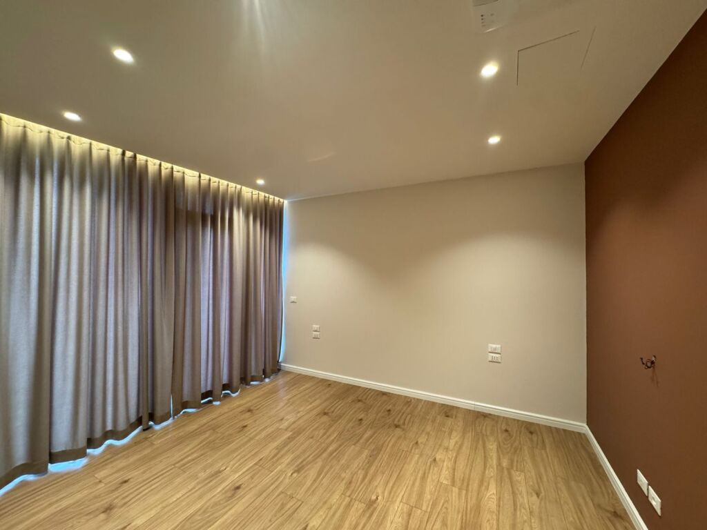Locale per ufficio in affitto presso Lake View Residence 1600€