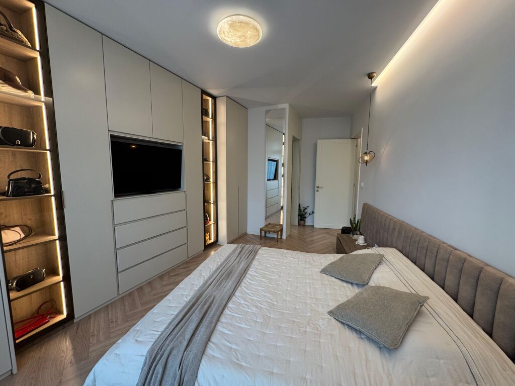 Super apartment 3+1+2 for sale at Lake view Residences, Kosovareve Street