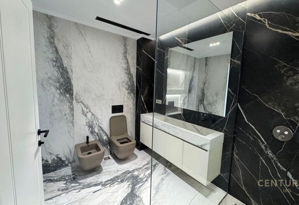Apartament me qira 2+1+3+2P, Liqeni i Thate
