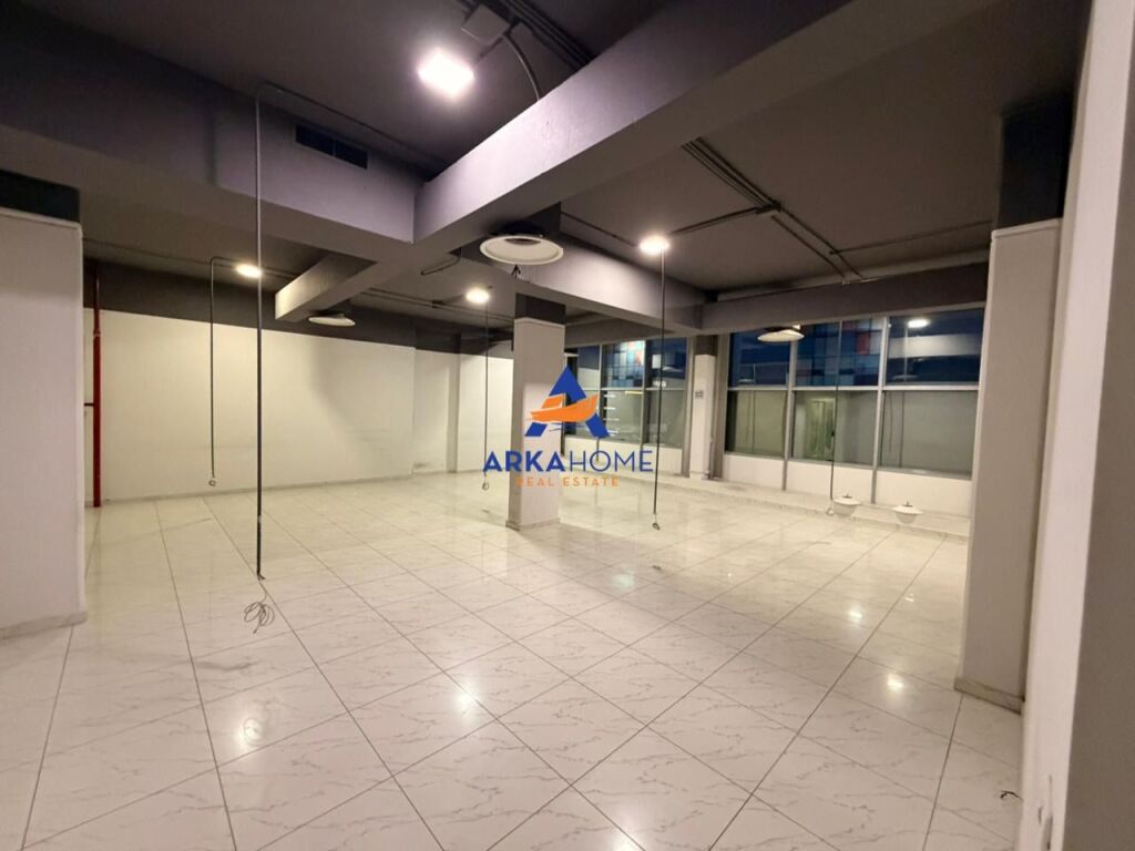 UFFICIO IN AFFITTO 370M2 "DA CASA ITALIA" 3700 EURO (TRATTABILE)