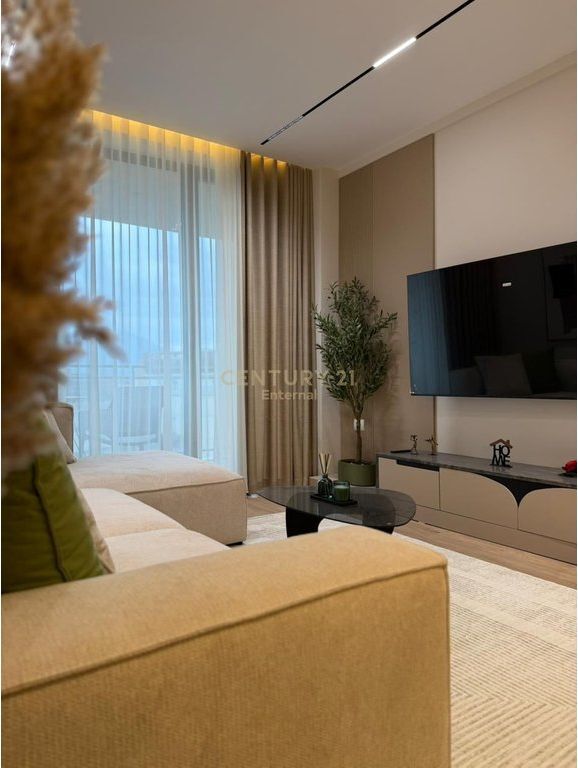 Super Apartament 2+1+2 për Qira tek Golden Tower – Rruga Mine Peza, Tiranë