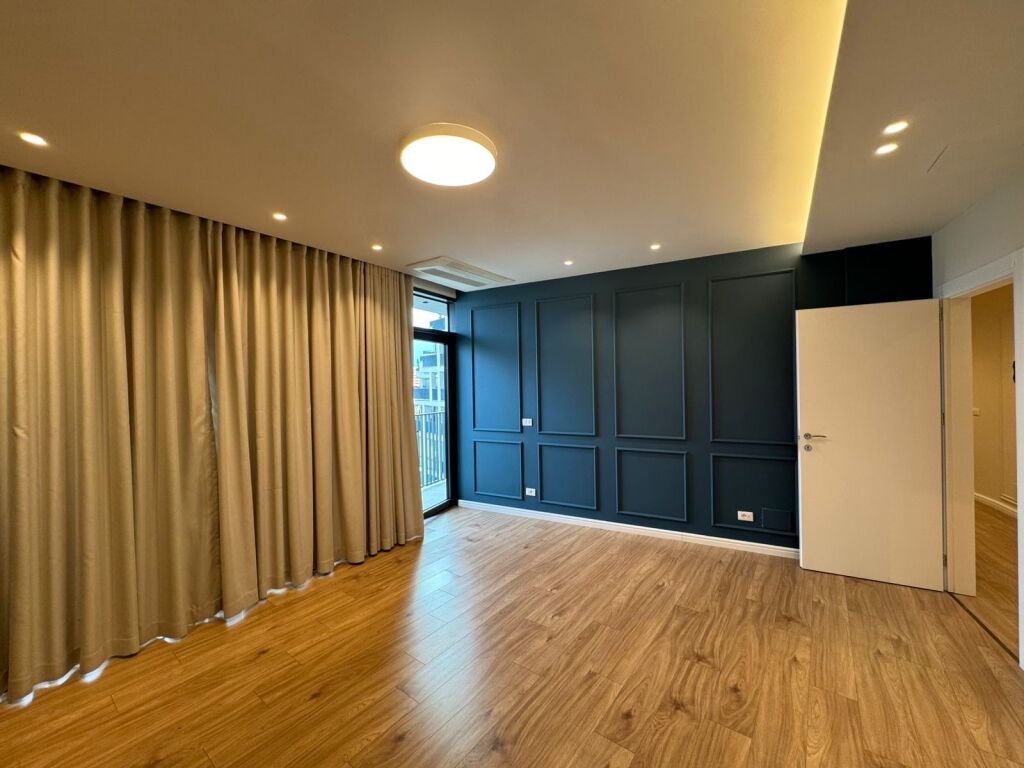 Locale per ufficio in affitto presso Lake View Residence 1600€