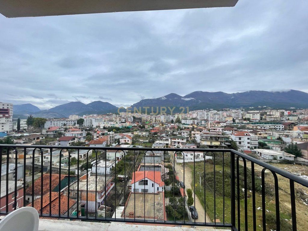 APARTAMENT 2+1 PER SHITJE NE RR. e KOKONOZEVE, PORCELAN !!