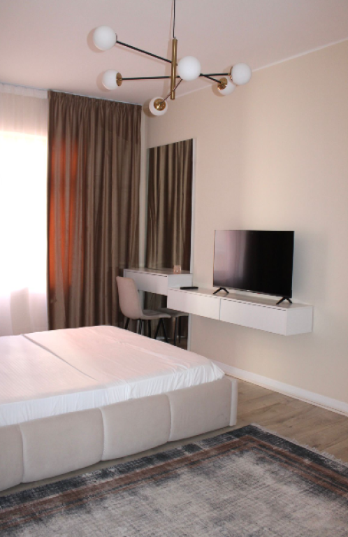 🏡 Apartament 2+1 me Qira – Bllok (Pallatet Agimi) 