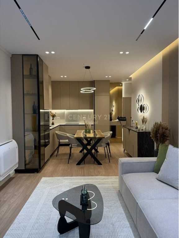 Apartament luksoz 2+1+2 me qira tek Golden Tower, në Rrugën Mine Peza