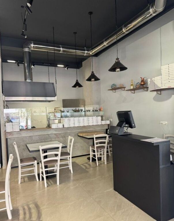 Si affitta un locale commerciale adattato e investito per attività di pizzeria nella zona di Yzberisht