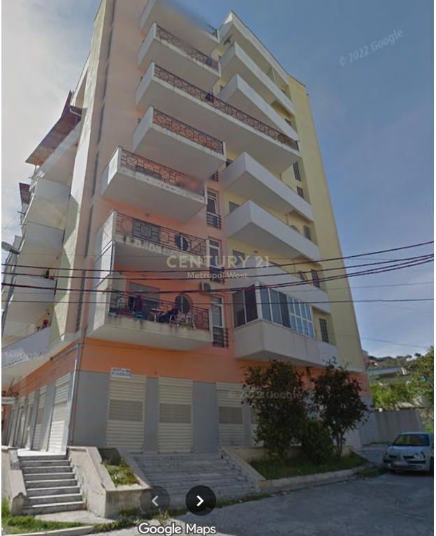 Dyqan në Shitje pranë Spitalit të Durrësit!