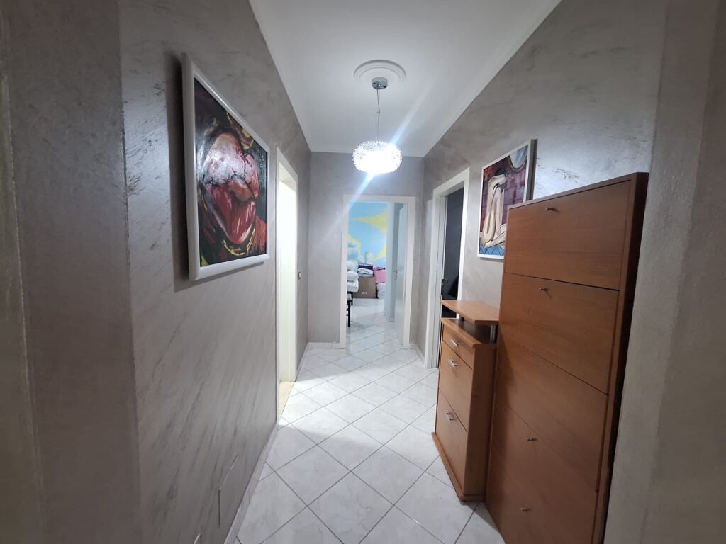 Shitet apartament 2+1+2 tek Rruga Dritan Hoxha!