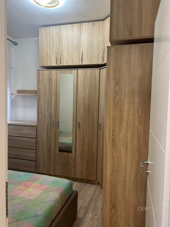 Appartamento 1+1 in affitto a Komuna e Parisit, Via Prokop Mima.  650/mese
