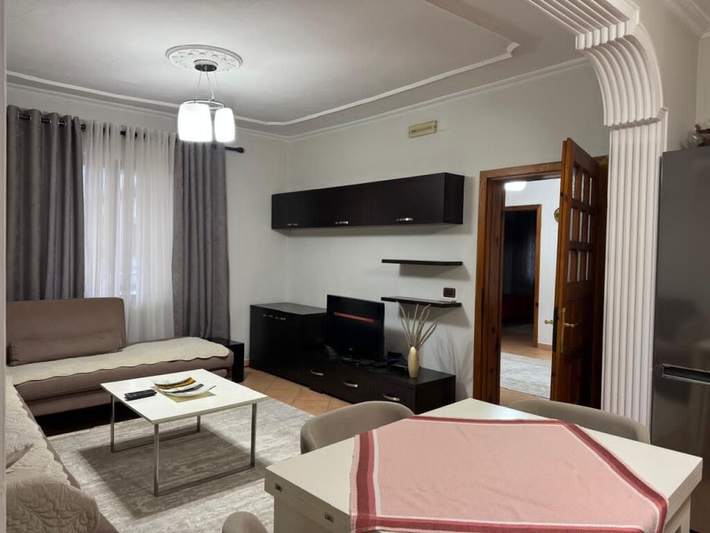 Shtëpi 1 kateshe 2+1 me qira – Allias !