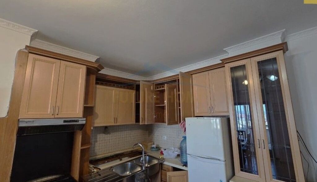 Qera , Apartament 1+1 , Pallati me shigjeta