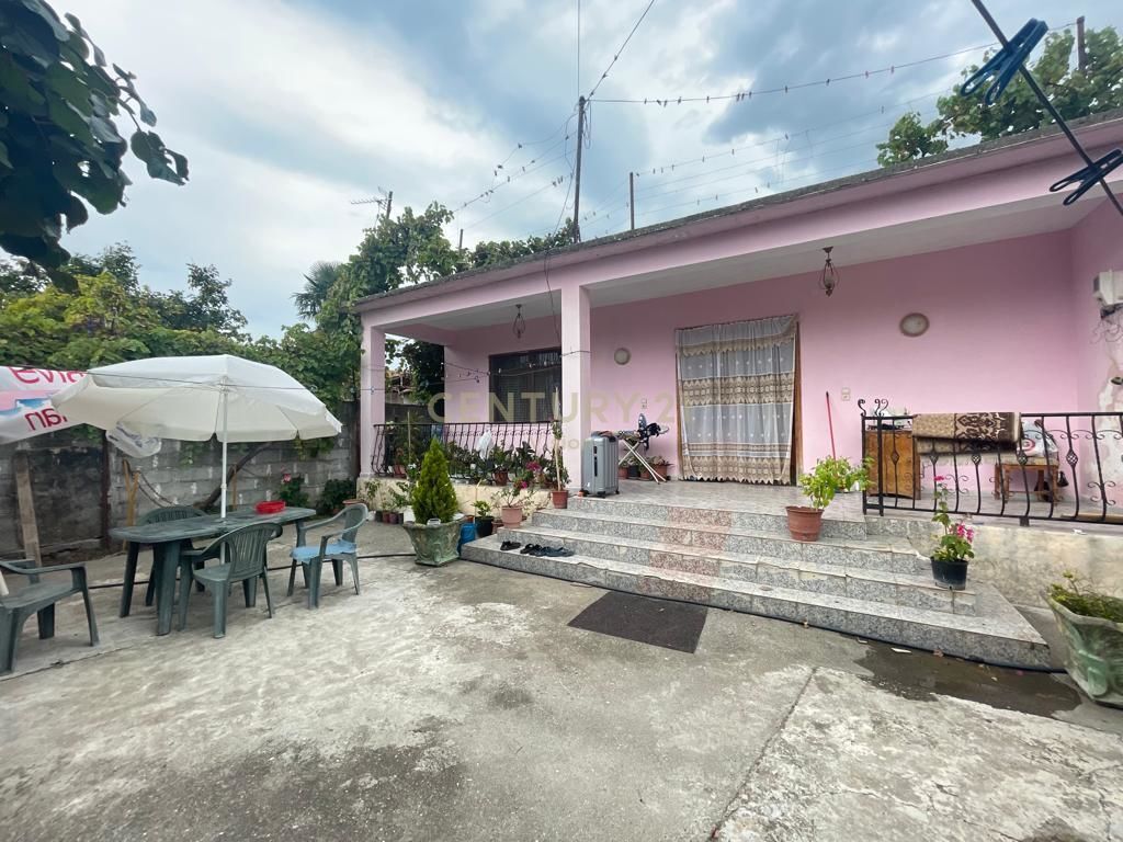 PRIVATE HOUSE + LAND FOR SALE IN RUS 150,000 €