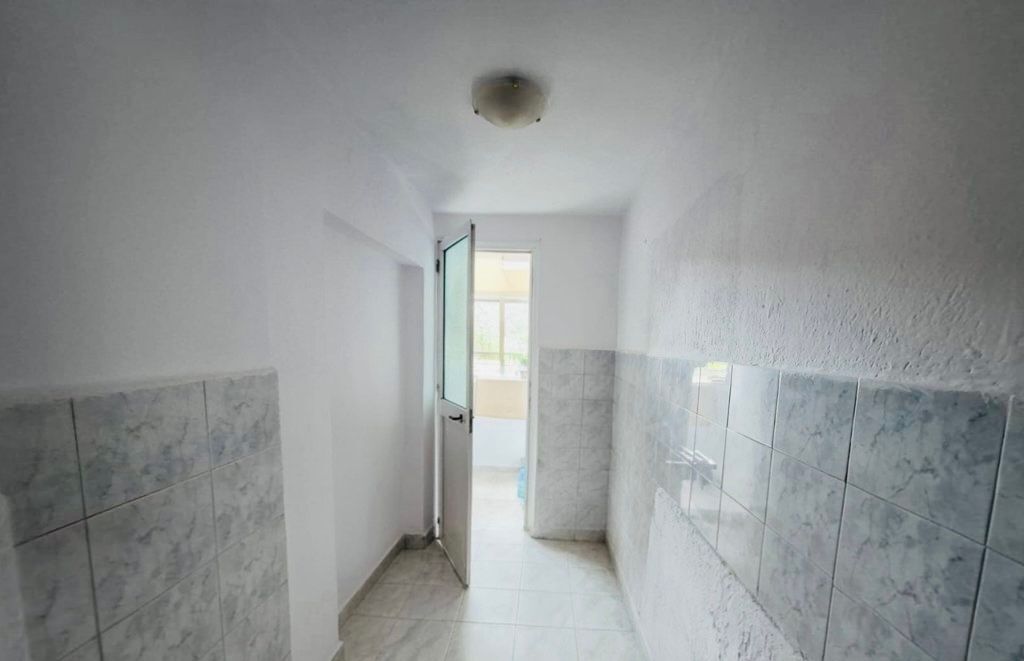 Apartment 1+1 for sale – Kavaja Street, near Garden Building!